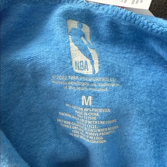 Official NBA Merchandise Golden State Warriors Basketball Hoodie Size M NWT - Picture 5 of 7